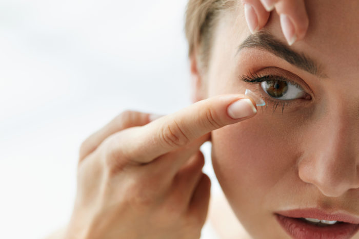 hur man använder kontaktlinser