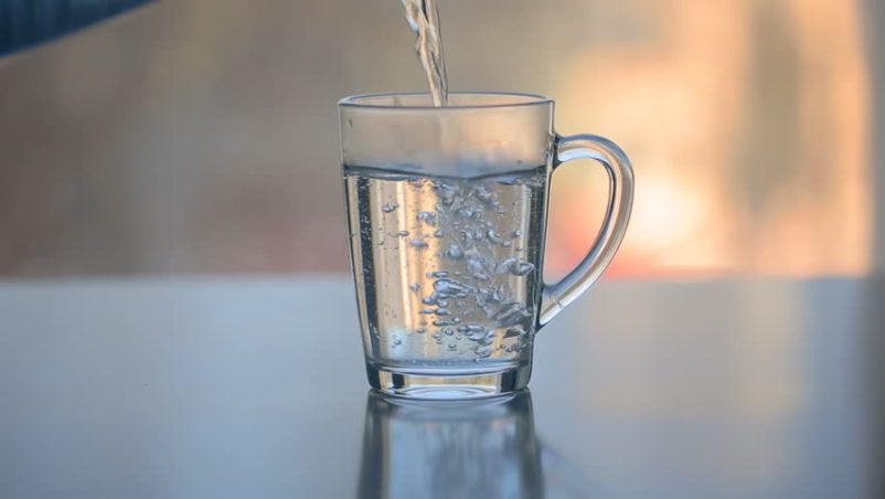 fördelarna med att dricka varmt vatten
