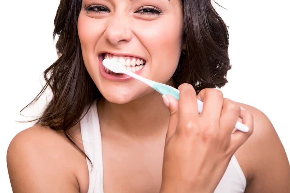 hur man borstar dina tänder