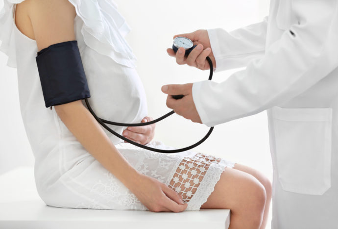 kontrollera blodtrycket hos gravida kvinnor