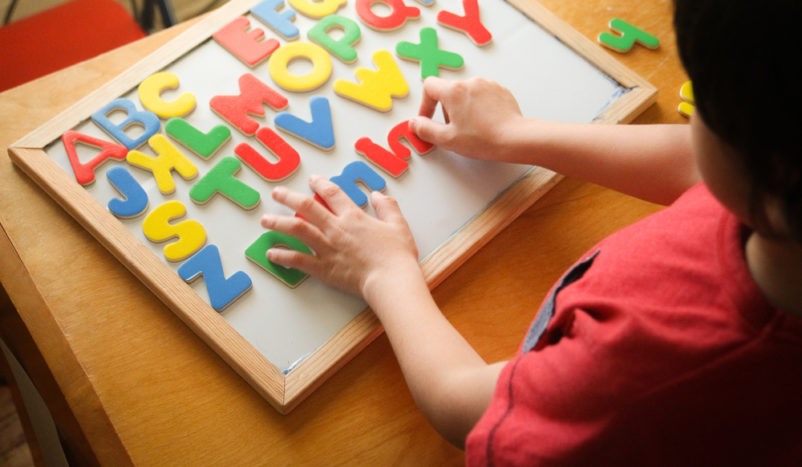 lära sig främmande språk som en terapi för barn med autism